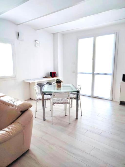 Ambroeus Apartmens Casa Spaziosa In Centro Paese Inzago Bagian luar foto